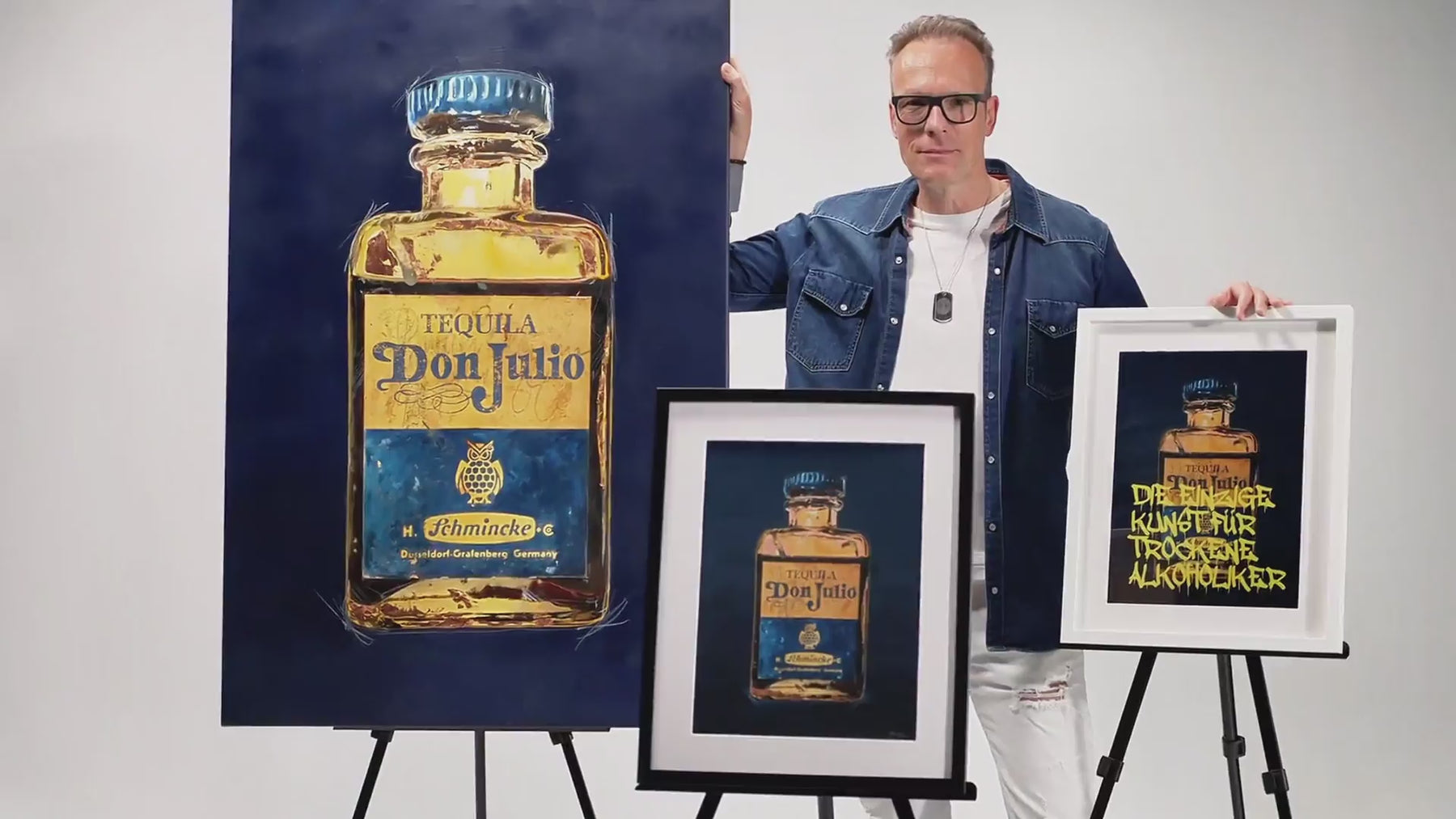 Drei moderne Wand-Bilder in blau, gelb und gold für Wohnzimmer oder Bar als Original-Gemälde, hochwertiger Kunstdruck oder als Geschenk für Männer von Münchner Künstler Dominik Lommer.
